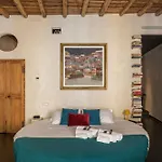 Guesthost - Vintage-modern Trastevere *