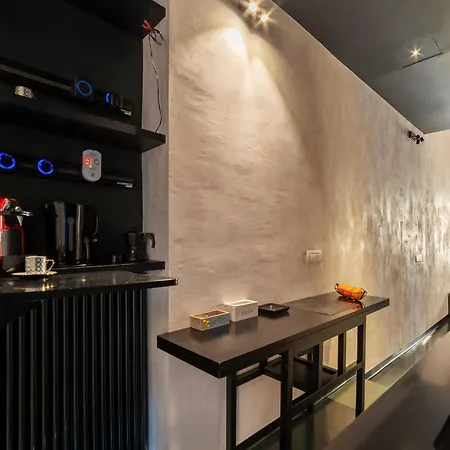 Guesthost - Vintage-modern Trastevere Διαμέρισμα